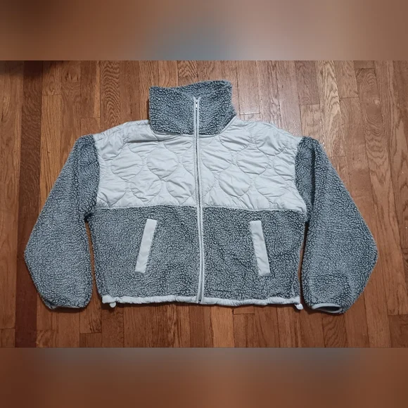 Abercrombie & Fitch Gray Quilted Sherpa Jacket - Picture 1 of 4